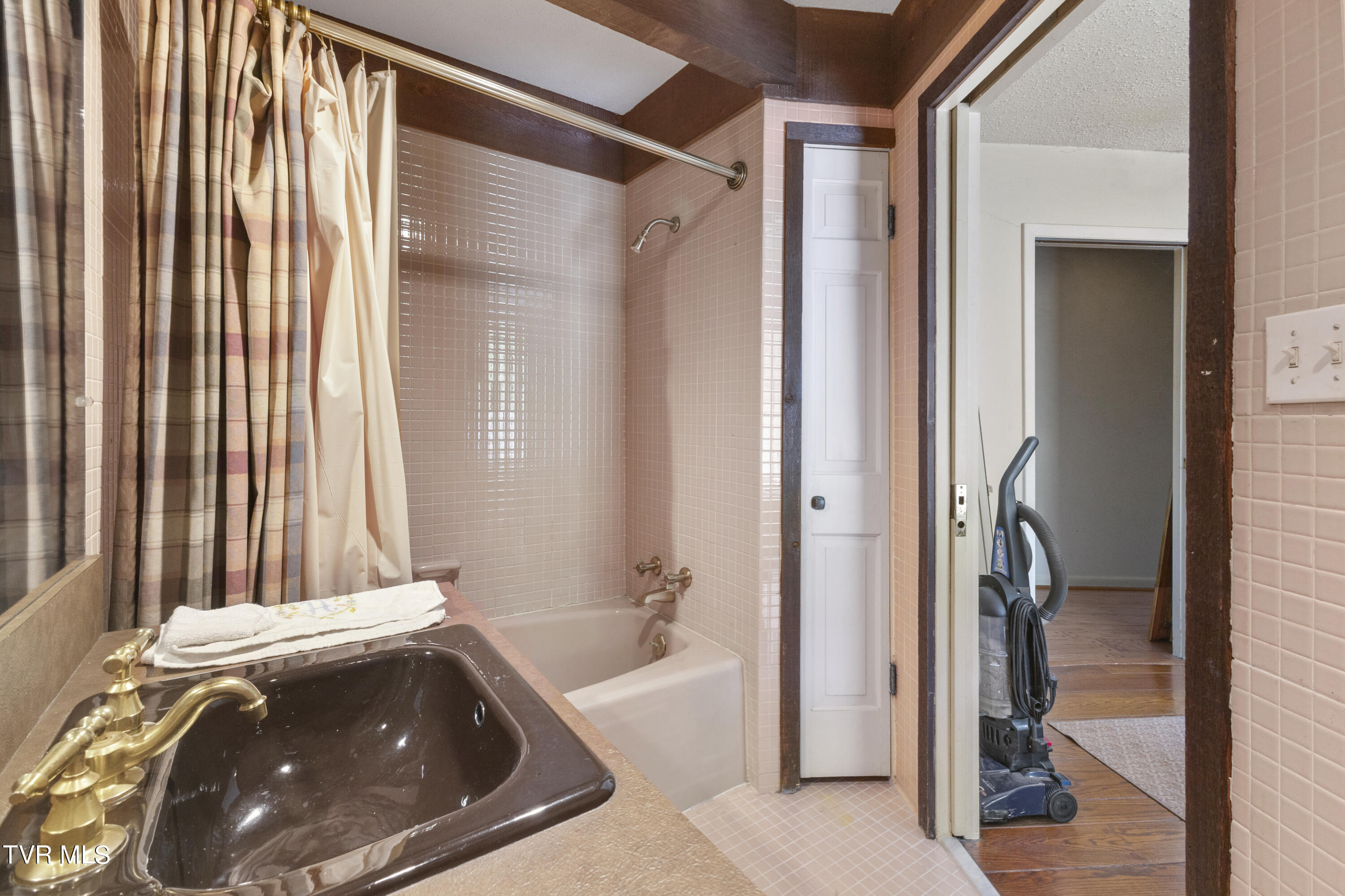 42 Green Tree Circle Bristol, VA 24201 - Photo 21 of 50 128A0140