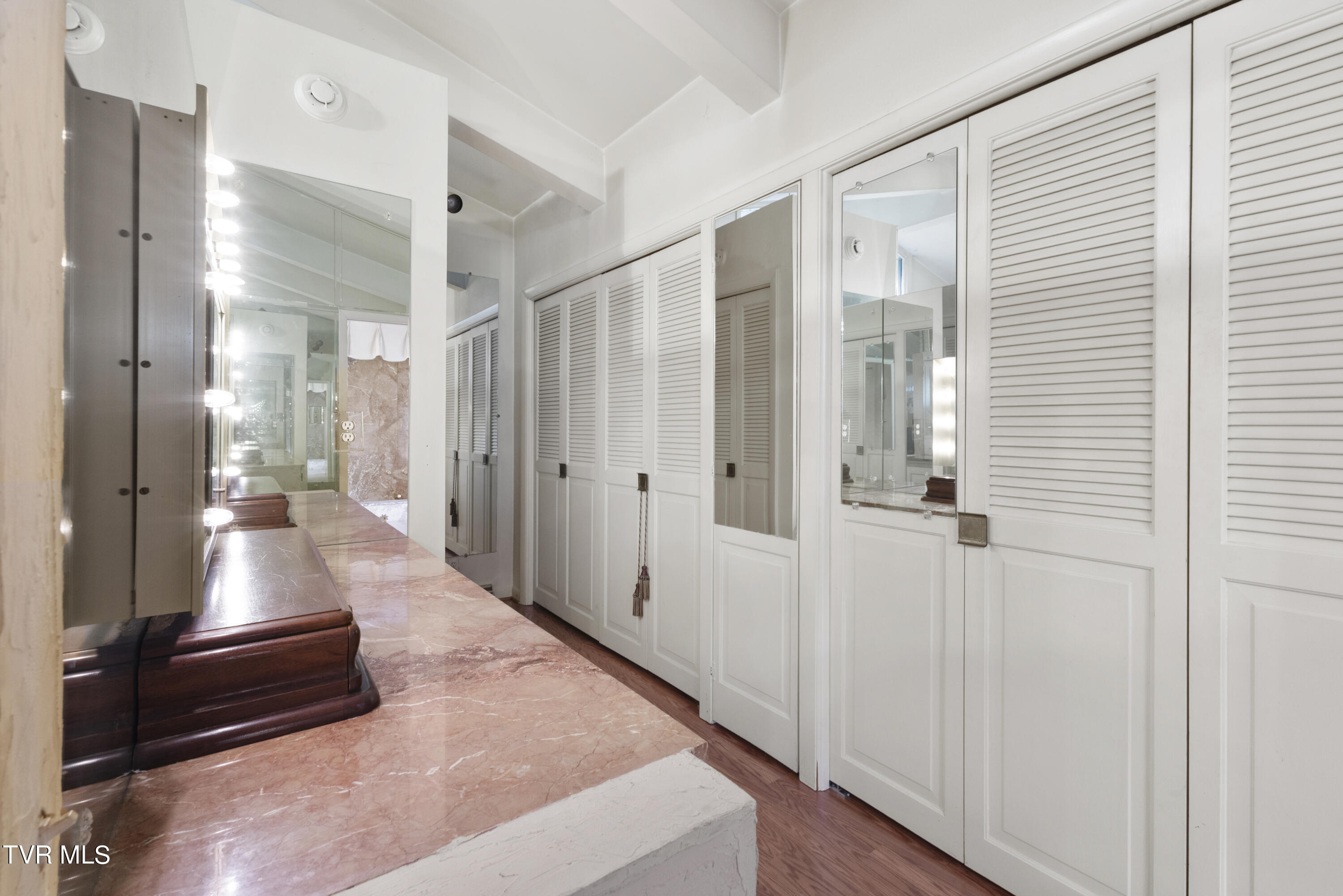 42 Green Tree Circle Bristol, VA 24201 - Photo 38 of 50 128A0204