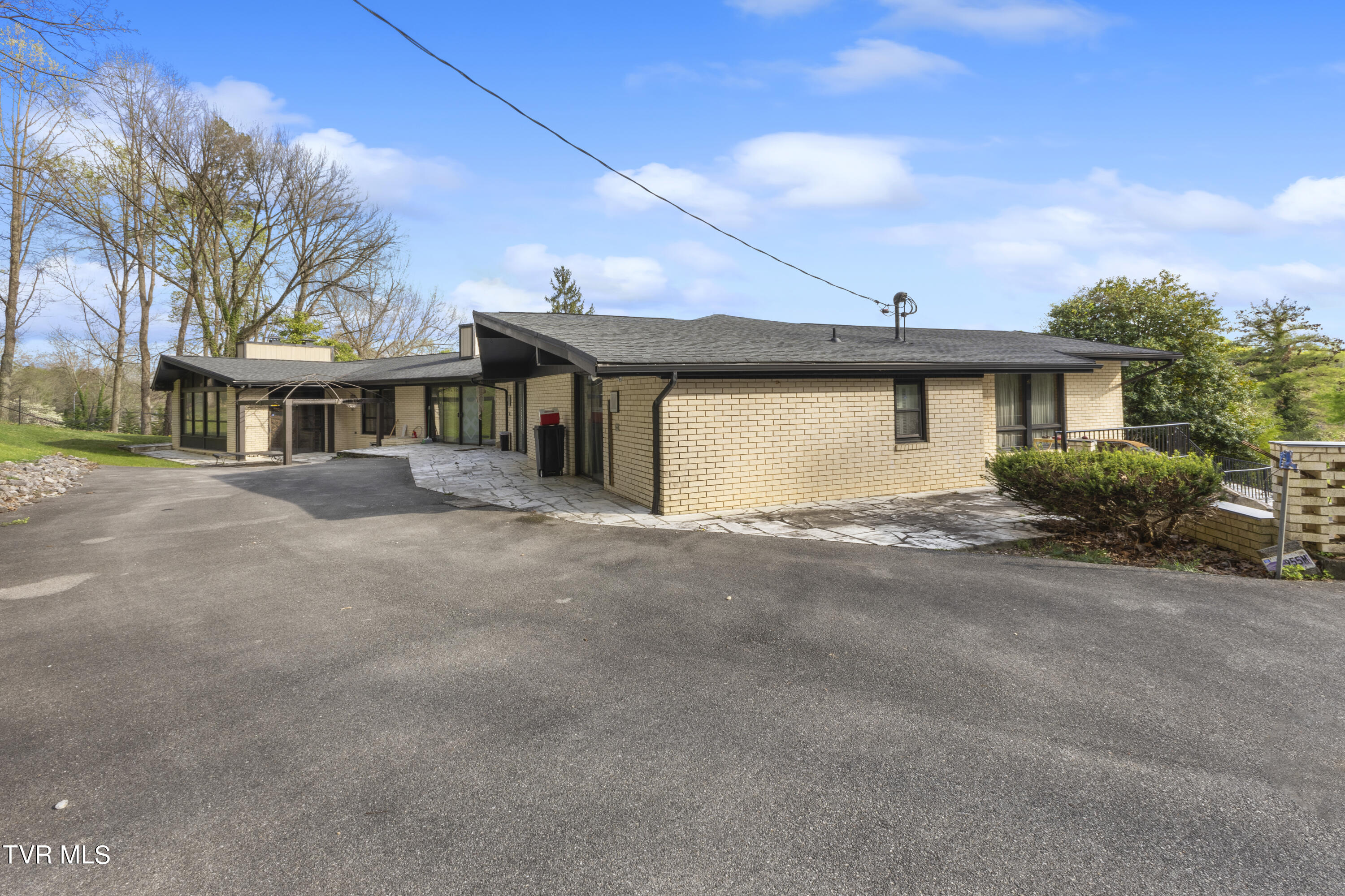 42 Green Tree Circle Bristol, VA 24201 - Photo 6 of 50 128A0089