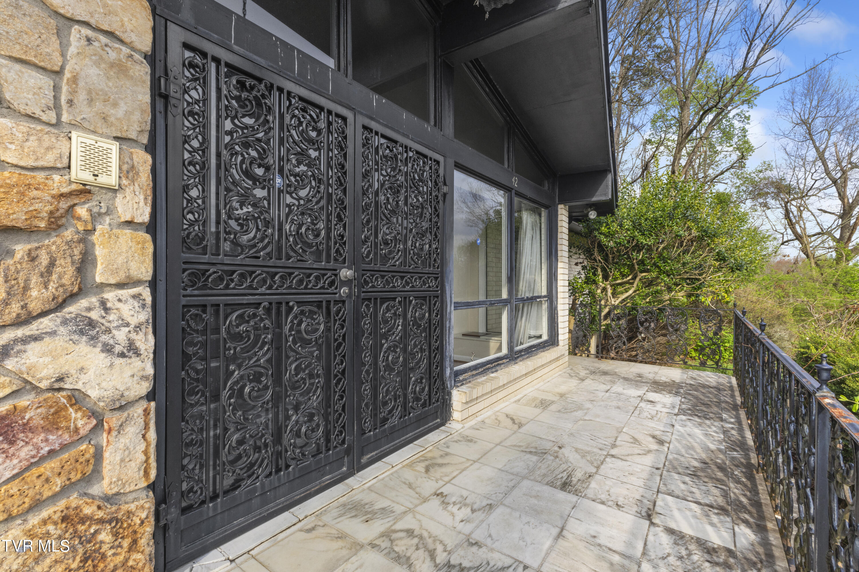 42 Green Tree Circle Bristol, VA 24201 - Photo 9 of 50 128A0098