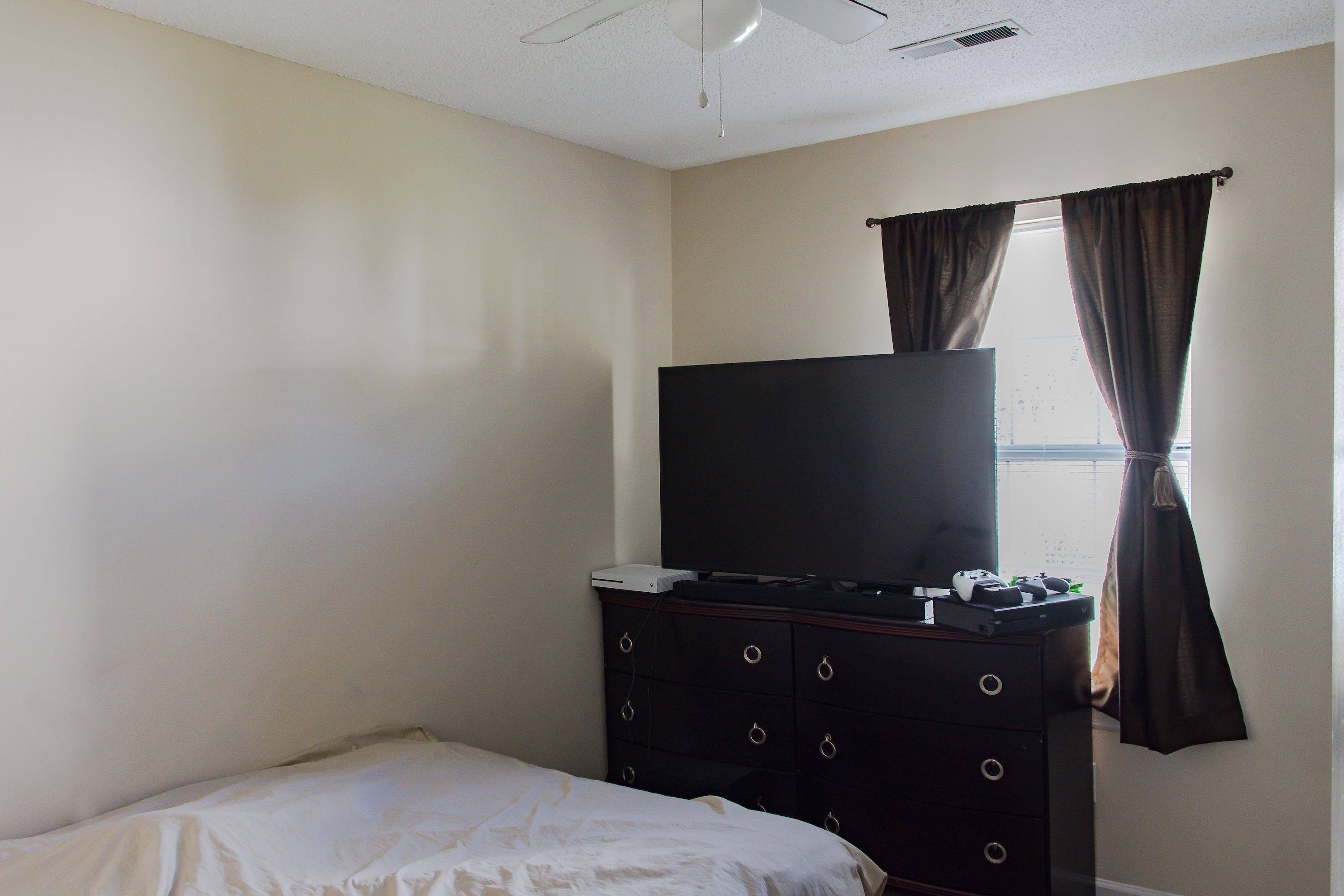 133 Alcester Road Goose Creek, SC 29445 - Photo 13 of 17 Guest room