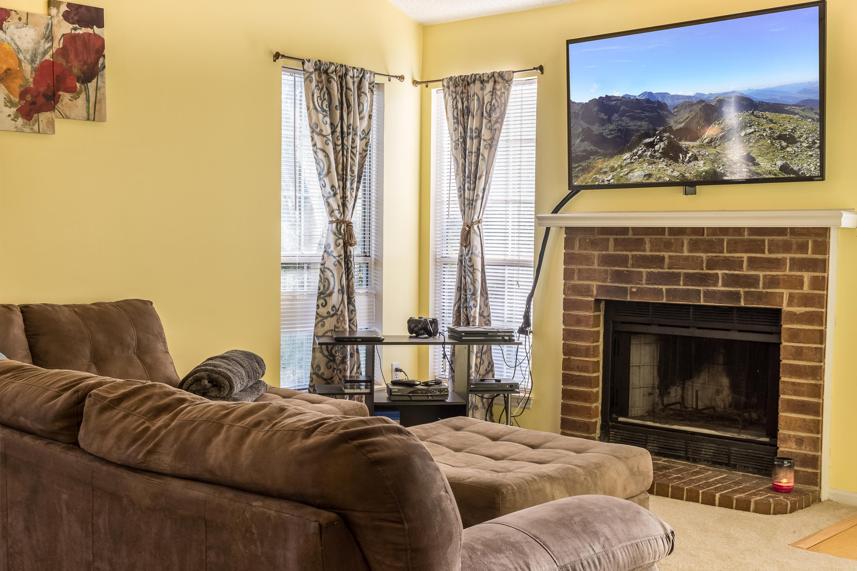 133 Alcester Road Goose Creek, SC 29445 - Photo 4 of 17 Living Room