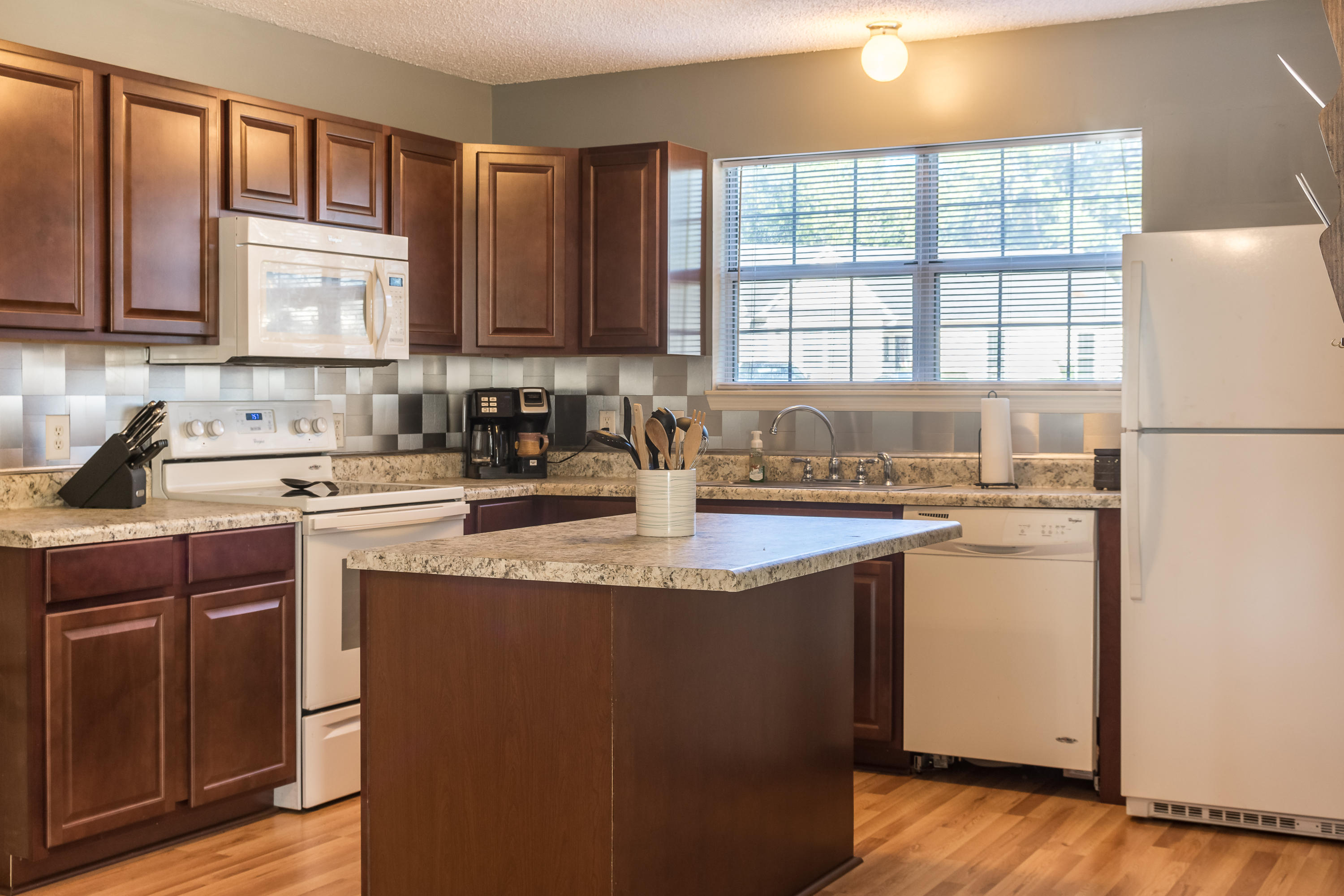 133 Alcester Road Goose Creek, SC 29445 - Photo 7 of 17 Kitchen