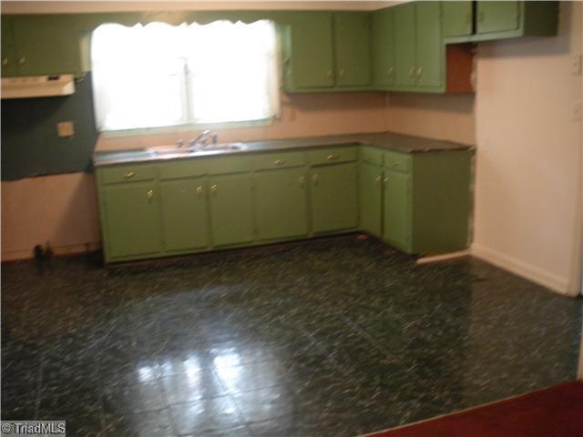 528 Radford Street High Point, NC 27260 - Photo 6 of 9 Kitchen.