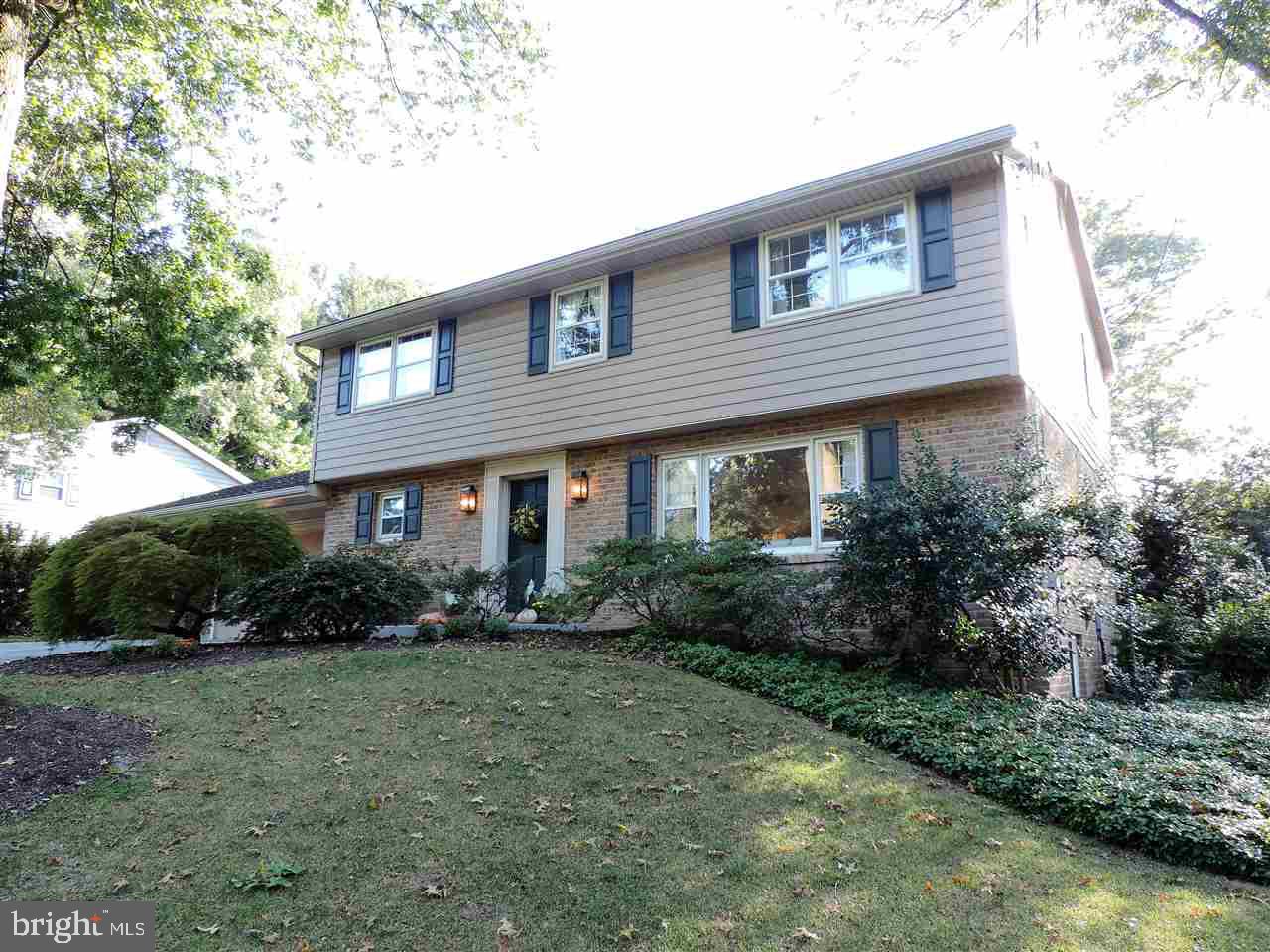 1812 Crestlyn Road York, PA 17403 - Photo 1 of 36 Gallery Image 1