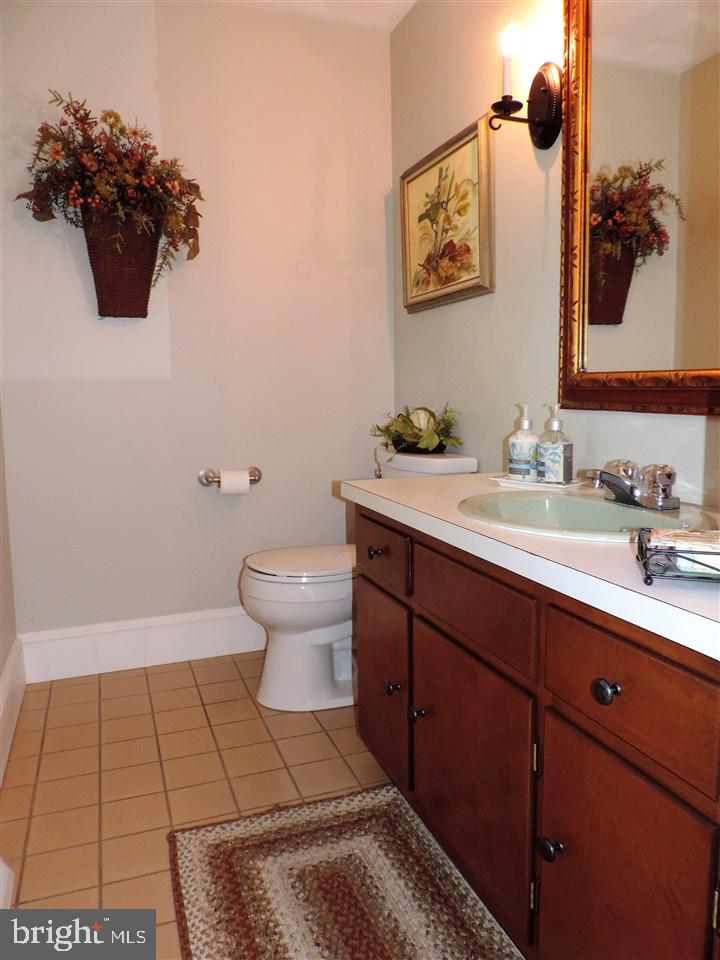 1812 Crestlyn Road York, PA 17403 - Photo 15 of 36 Gallery Image 15