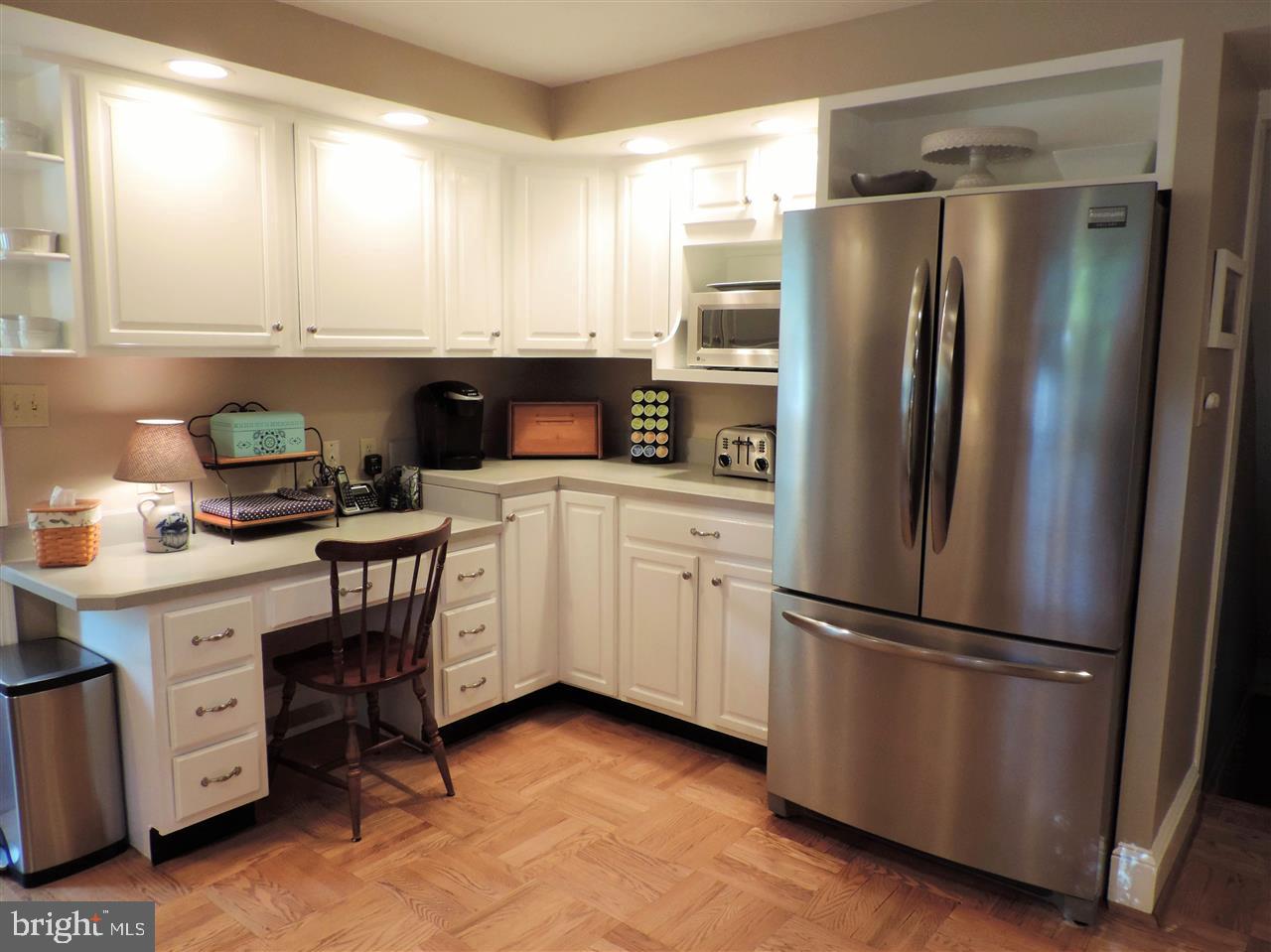 1812 Crestlyn Road York, PA 17403 - Photo 4 of 36 Gallery Image 4