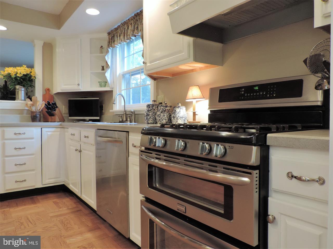 1812 Crestlyn Road York, PA 17403 - Photo 5 of 36 Gallery Image 5