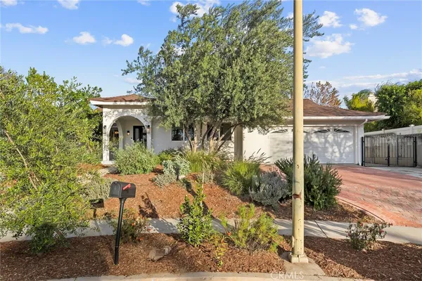 $1,499,000 | 10000 Amestoy Avenue, Northridge, CA 91325