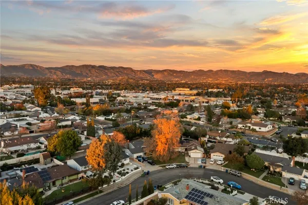 $1,499,000 | 10000 Amestoy Avenue, Northridge, CA 91325
