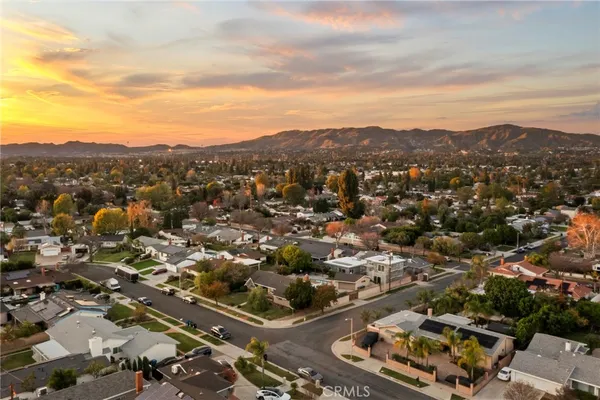 $1,499,000 | 10000 Amestoy Avenue, Northridge, CA 91325