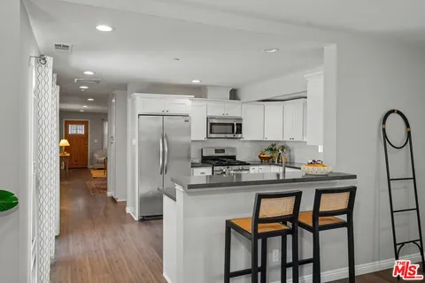 $1,495,000 | 523 North Lamer Street, Burbank, CA 91506