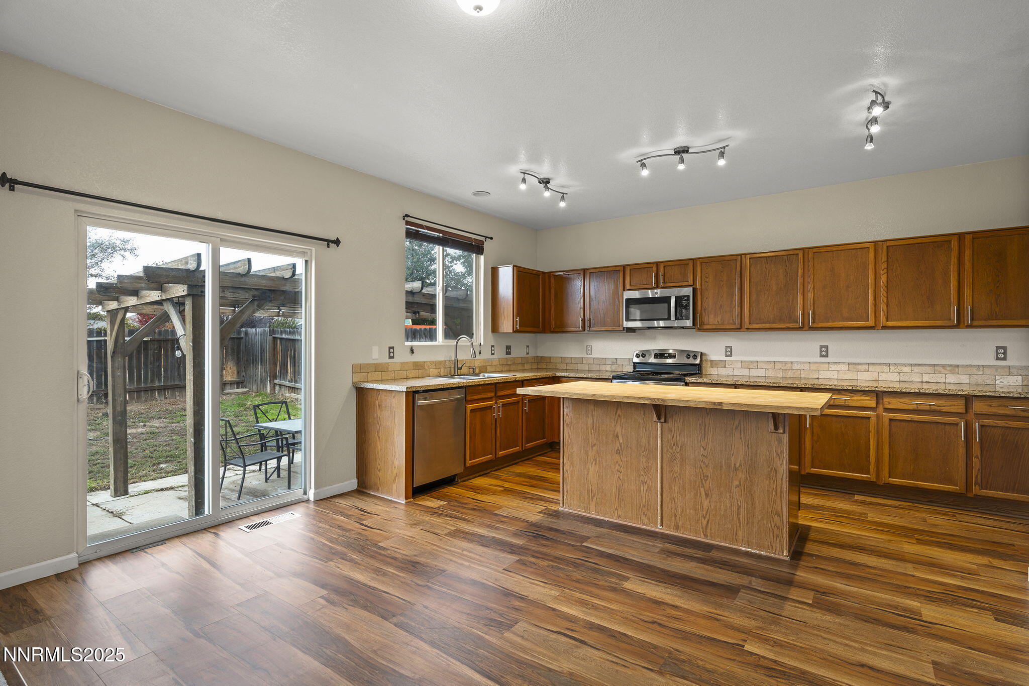 9050 Rising Sun Drive Reno, NV 89506 - Photo 11 of 42 9-web-or-mls-_DSC5177