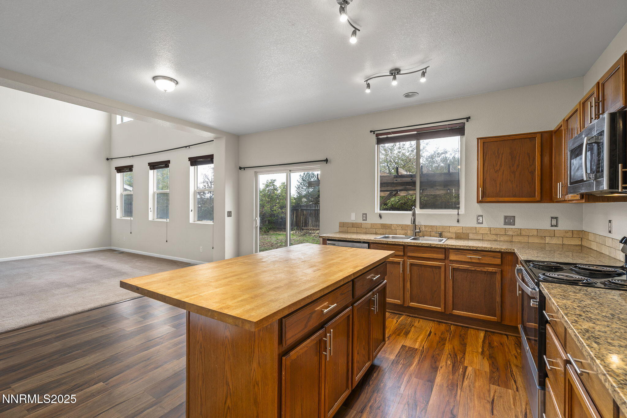 9050 Rising Sun Drive Reno, NV 89506 - Photo 14 of 42 12-web-or-mls-_DSC5191