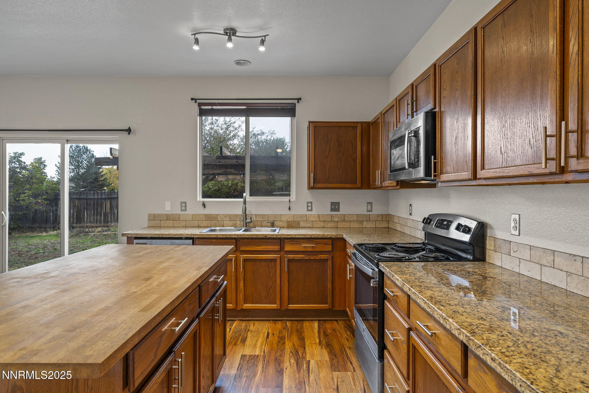 9050 Rising Sun Drive Reno, NV 89506 - Photo 16 of 42 13-web-or-mls-_DSC5196