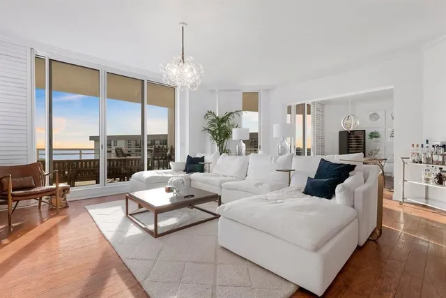 $28,000 | 1300 Benjamin Franklin Drive, Unit 1005, Sarasota, FL 34236