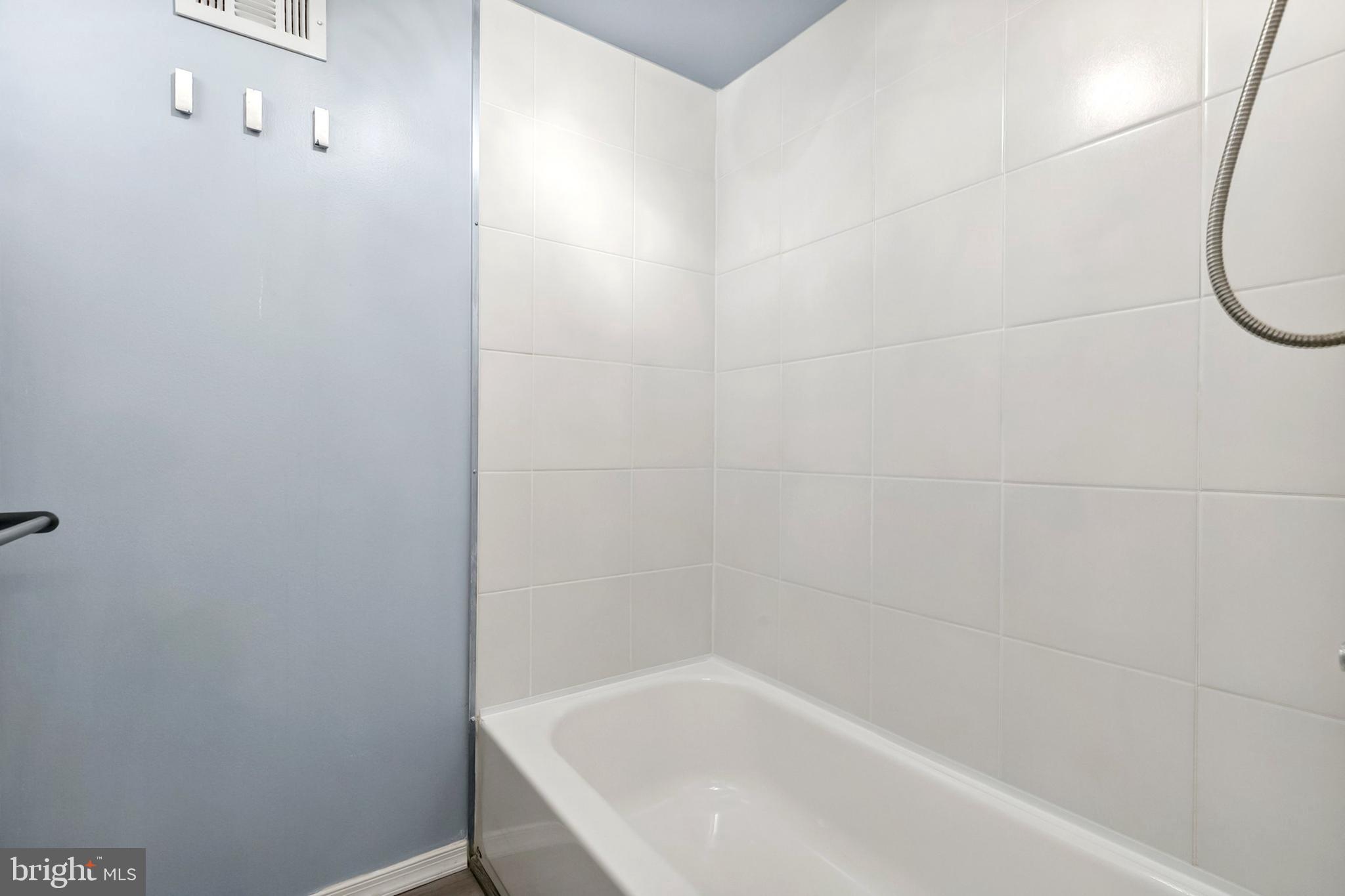 1836 Metzerott Road, Unit 922 Hyattsville, MD 20783 - Photo 34 of 49 Gallery Image 34