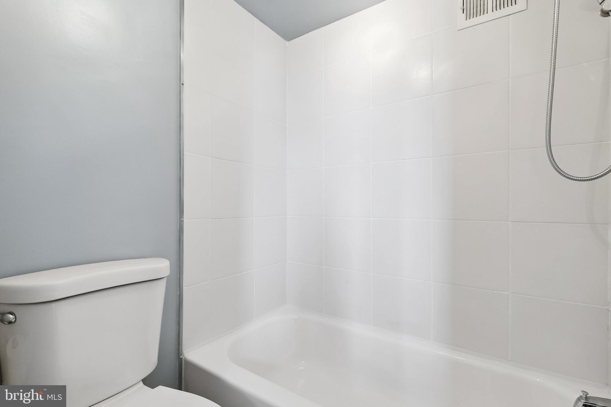 1836 Metzerott Road, Unit 922 Hyattsville, MD 20783 - Photo 37 of 49 Gallery Image 37