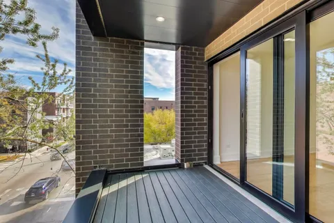 $997,000 | 2307 West Foster Avenue, Unit 1, Chicago, IL 60625