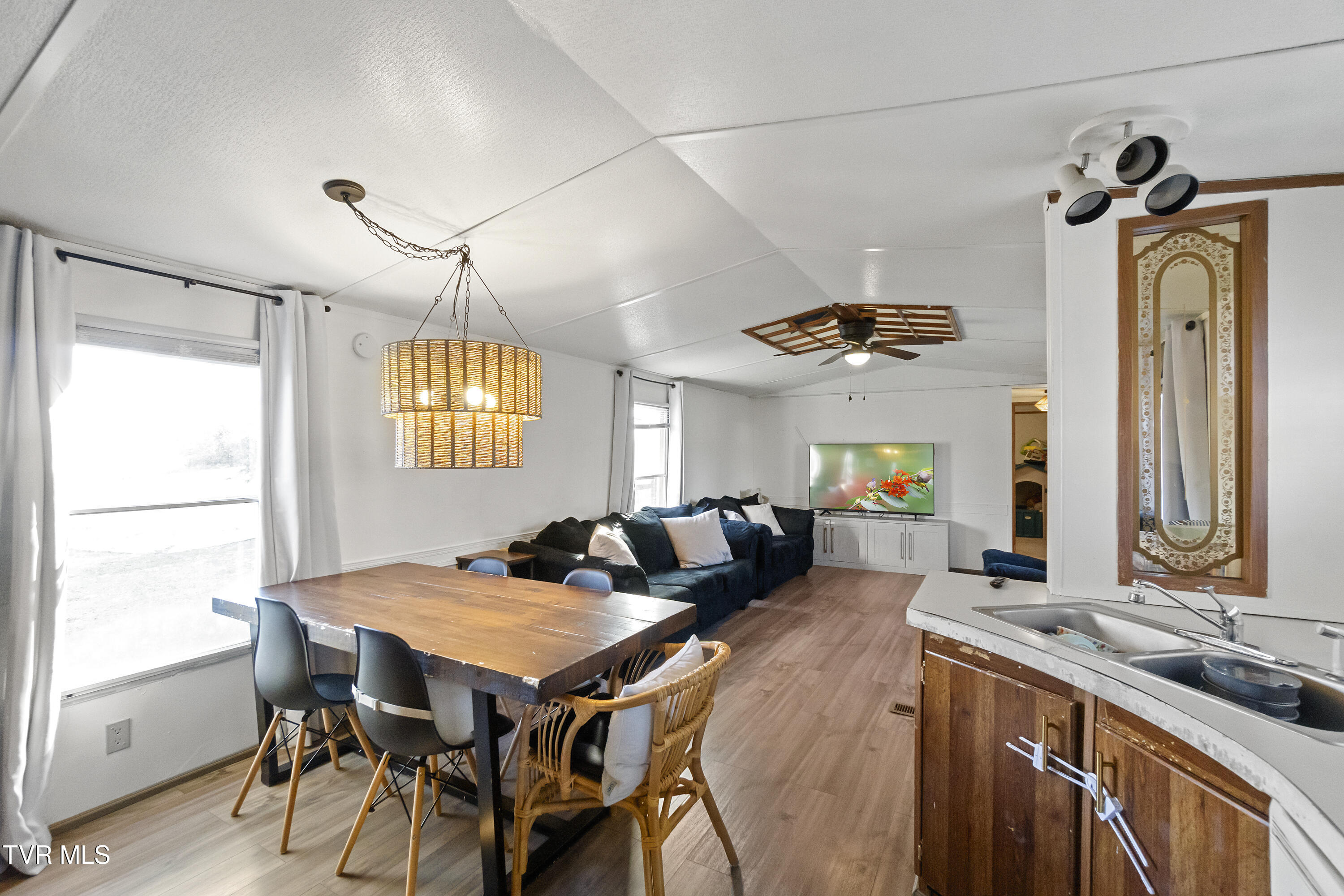 1824 Elmer Hayes Road Mosheim, TN 37818 - Photo 25 of 32 DSC06286