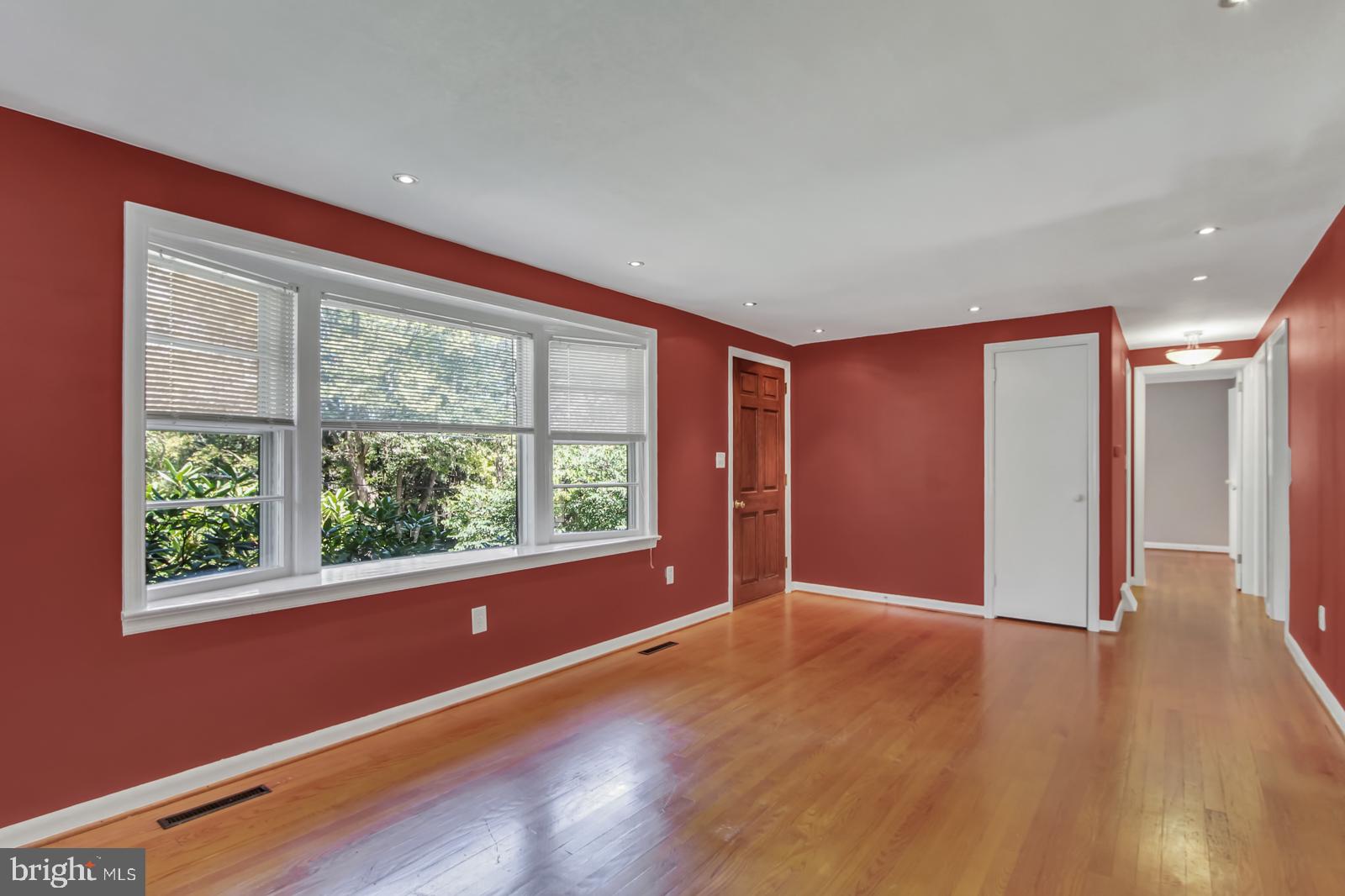 2916 Spring Valley Road Lancaster, PA 17601 - Photo 3 of 26 Gallery Image 3