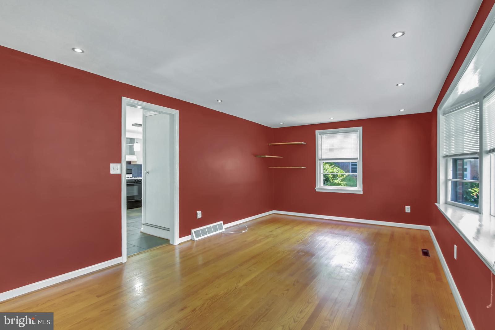 2916 Spring Valley Road Lancaster, PA 17601 - Photo 4 of 26 Gallery Image 4
