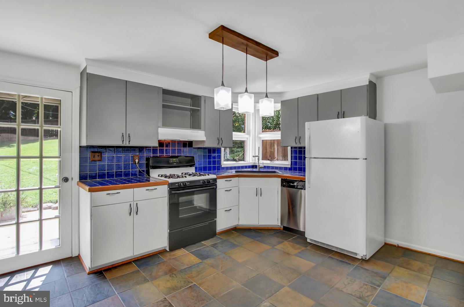 2916 Spring Valley Road Lancaster, PA 17601 - Photo 8 of 26 Gallery Image 8