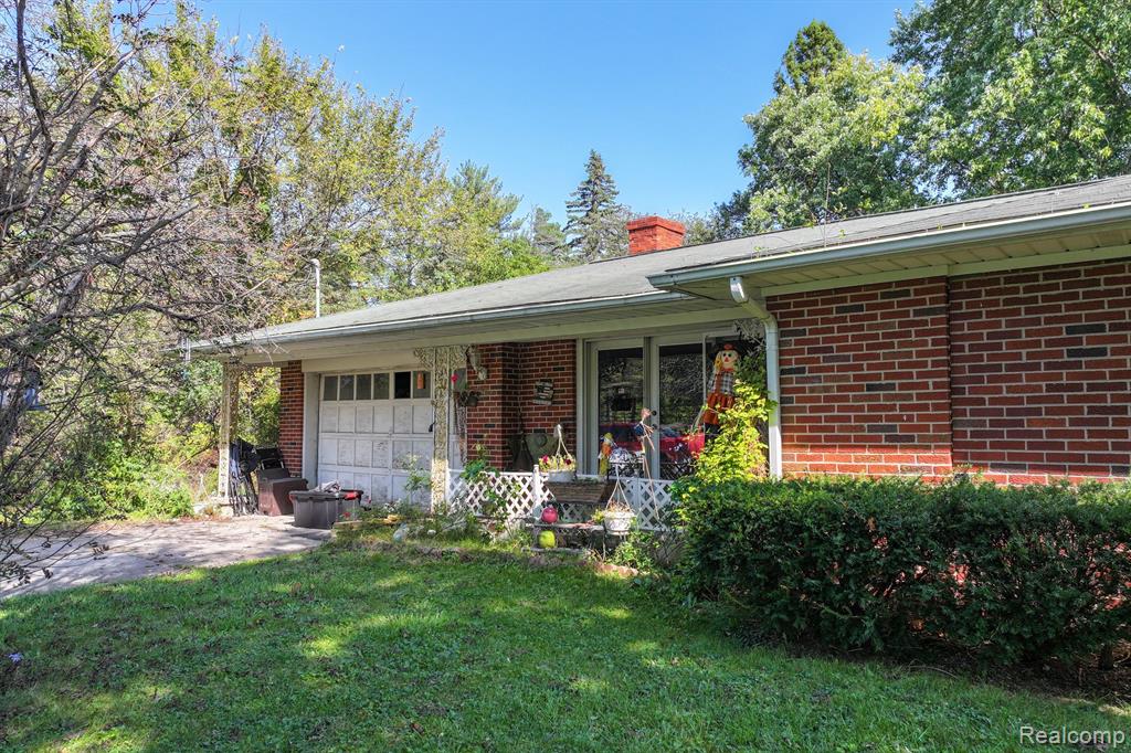 1421 South State Road Davison, MI 48423 - Photo 3 of 21