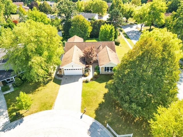 $390,000 | 721 Brentwood Court, Algonquin, IL 60102