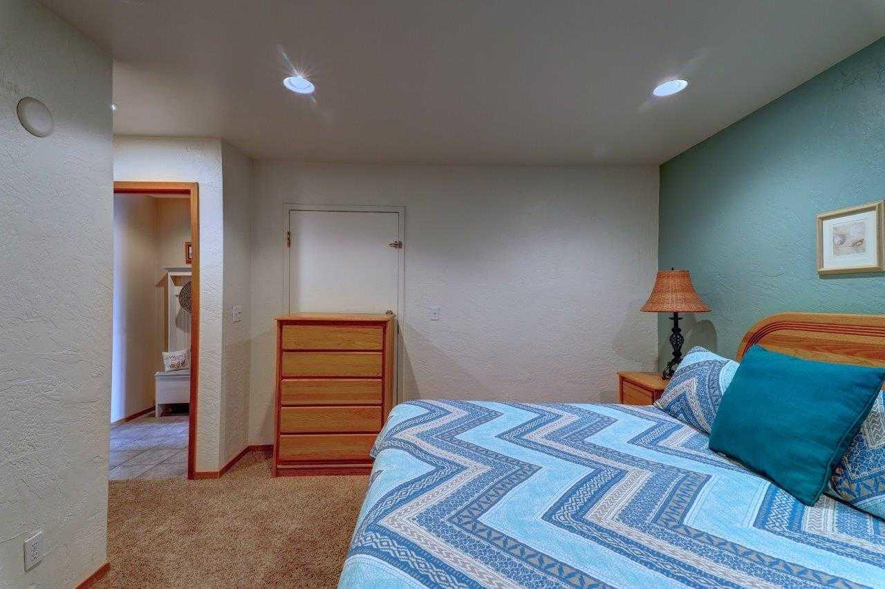 561 South Promenade Seaside, OR 97138 - Photo 16 of 35 Beach club condo bedroom to hallway