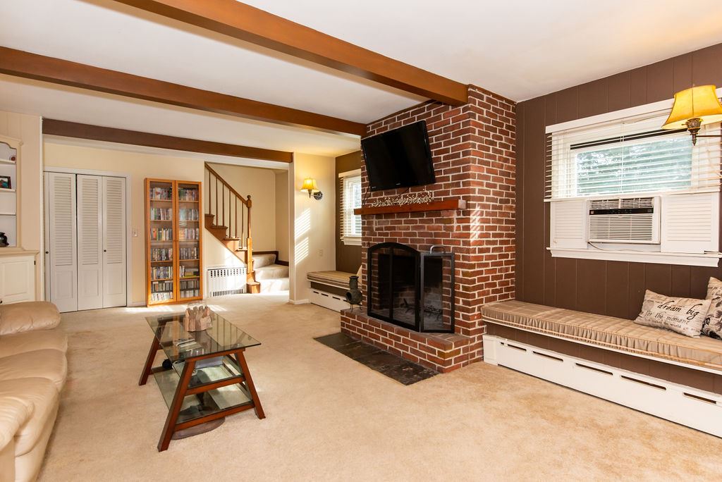 26 Lois Street Rochester, NH 03867 - Photo 16 of 38