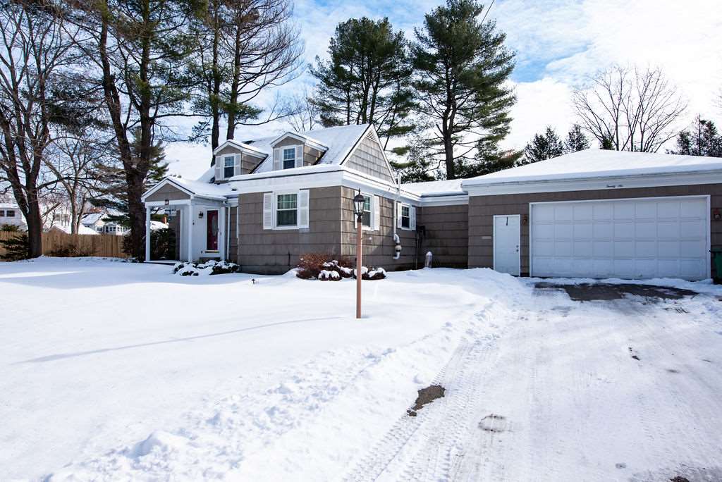 26 Lois Street Rochester, NH 03867 - Photo 3 of 38