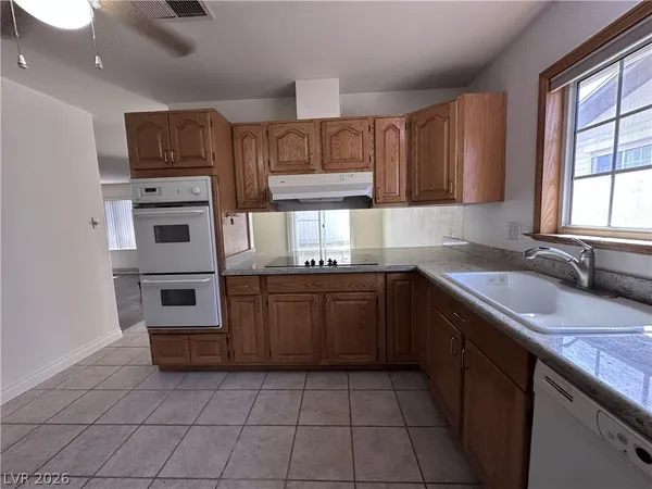 $1,795 | 7213 Roe Court, Las Vegas, NV 89145