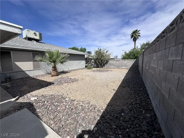 $1,795 | 7213 Roe Court, Las Vegas, NV 89145