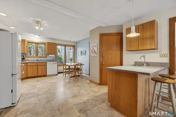 $699,000 | 24 Tower Hill Road, Clinton, CT 06413