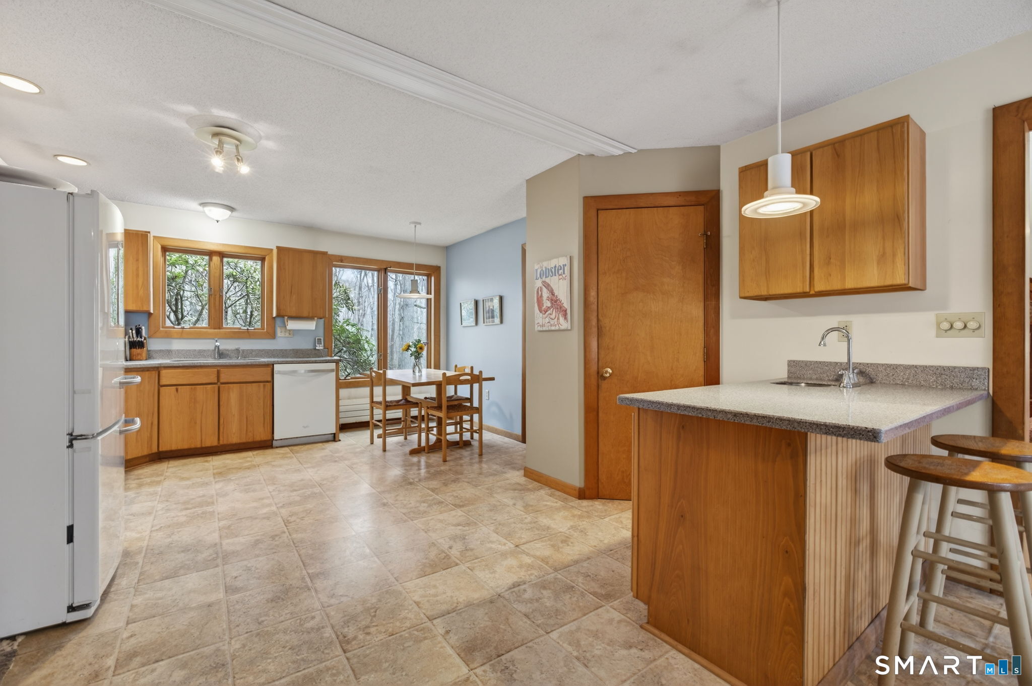 24 Tower Hill Road Clinton, CT 06413 - Photo 11 of 37