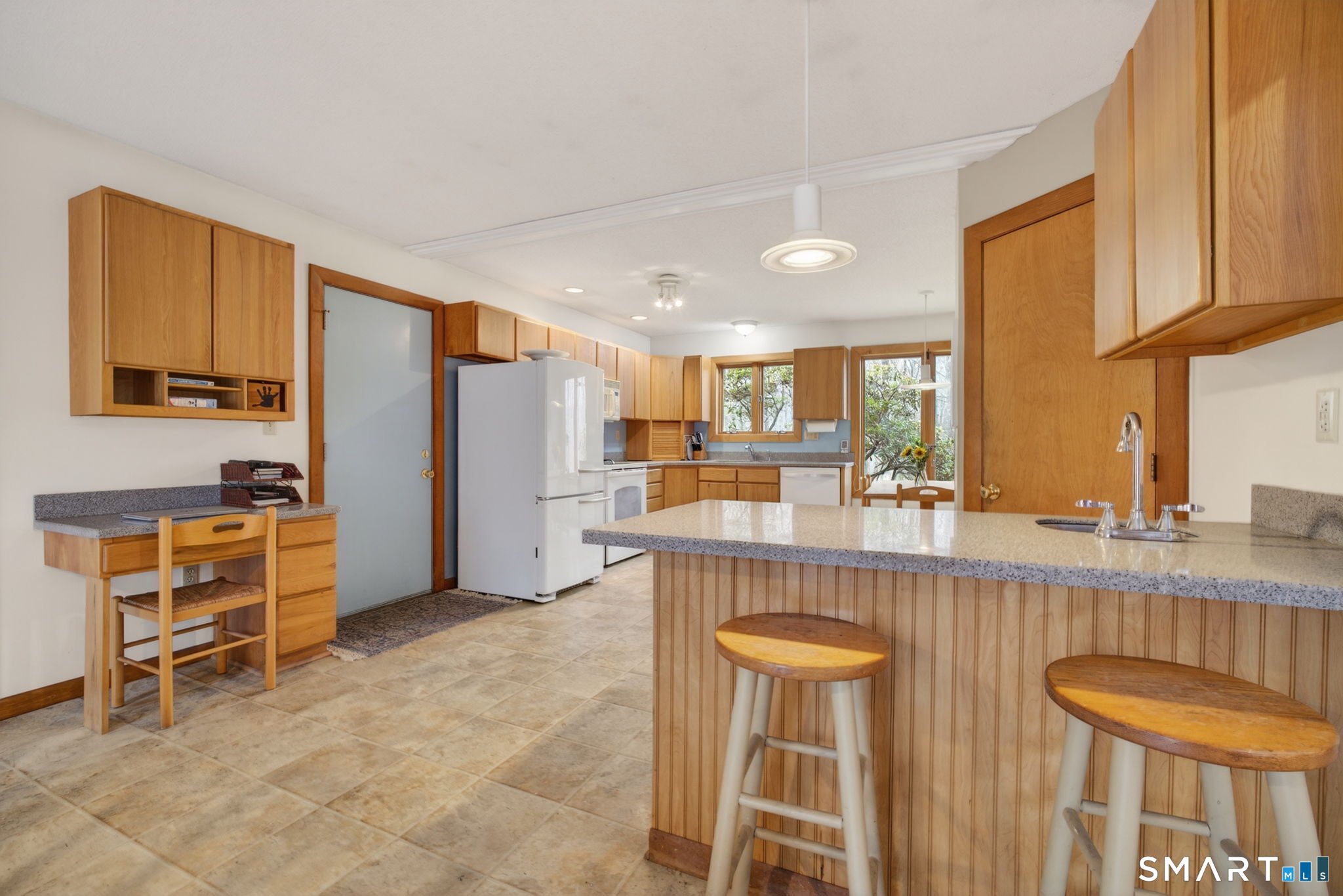 24 Tower Hill Road Clinton, CT 06413 - Photo 12 of 37