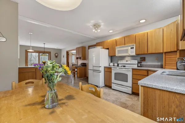 $699,000 | 24 Tower Hill Road, Clinton, CT 06413