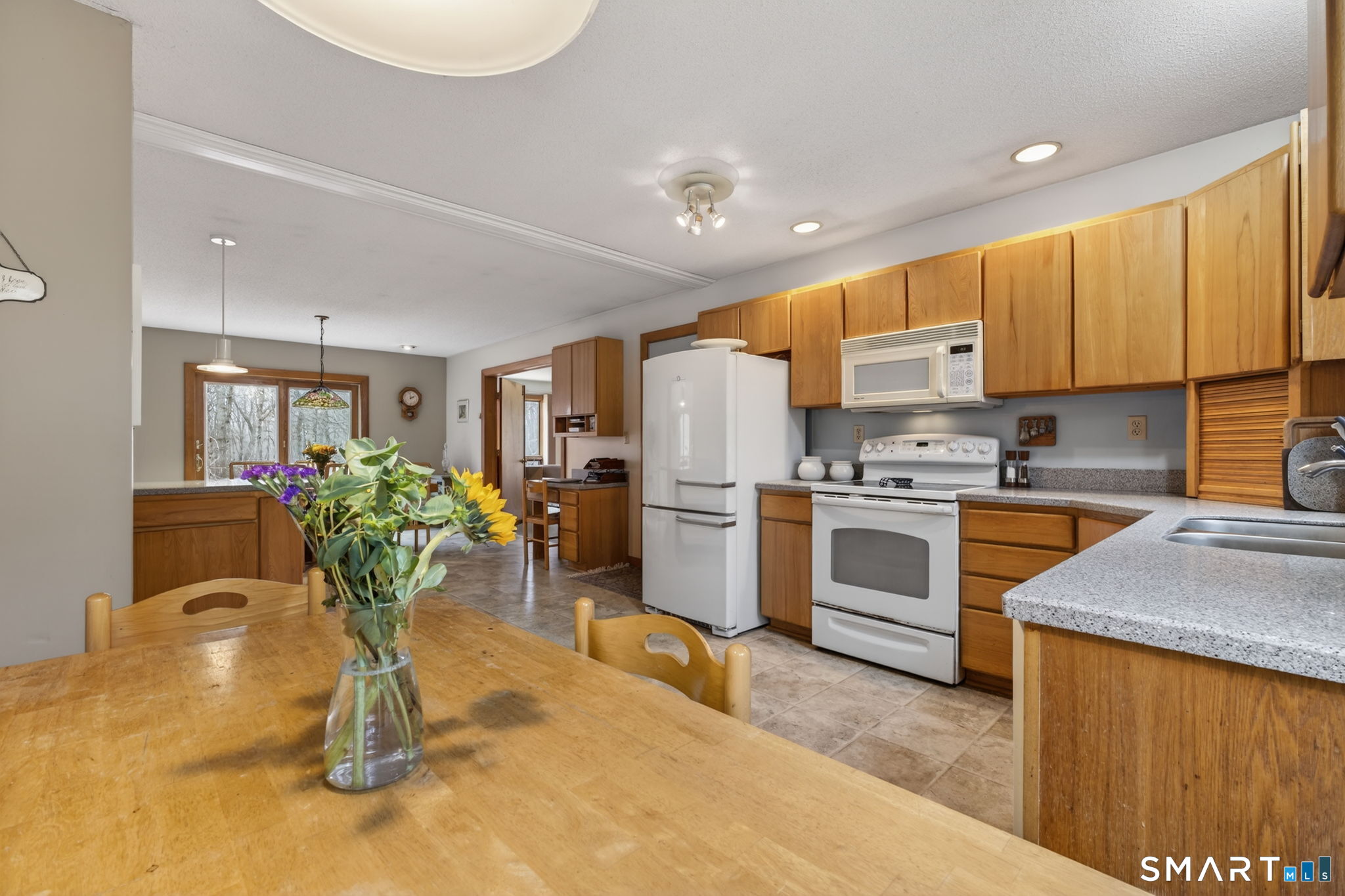 24 Tower Hill Road Clinton, CT 06413 - Photo 13 of 37