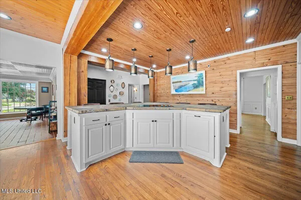 $1,599,000 | 1951 East 3rd Street, Forest, MS 39074