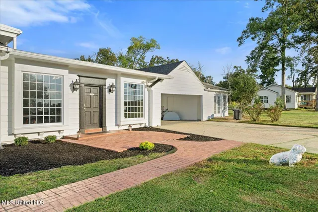 $1,650,000 | 1951 East 3rd Street, Forest, MS 39074