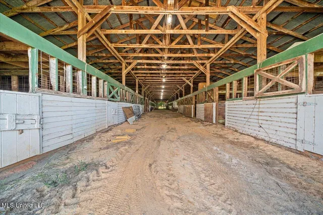 $1,650,000 | 1951 East 3rd Street, Forest, MS 39074