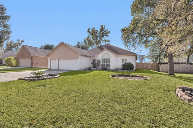 $1,975 | 147 April Waters Drive West, Conroe, TX 77356