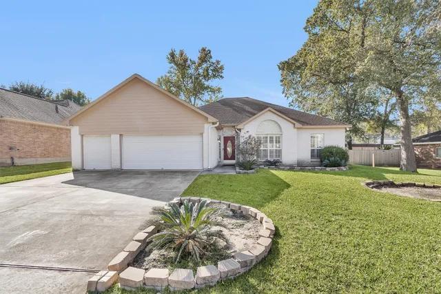 $1,975 | 147 April Waters Drive West, Conroe, TX 77356