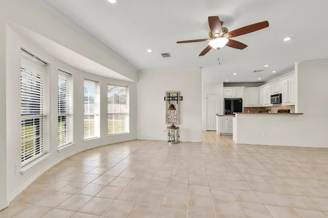 $1,975 | 147 April Waters Drive West, Conroe, TX 77356