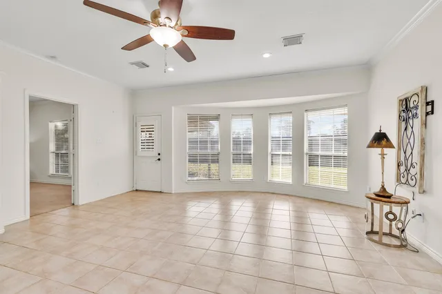 $1,975 | 147 April Waters Drive West, Conroe, TX 77356