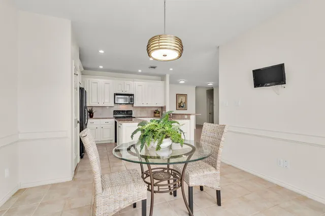 $1,975 | 147 April Waters Drive West, Conroe, TX 77356