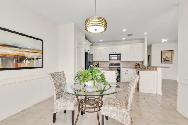 $1,975 | 147 April Waters Drive West, Conroe, TX 77356