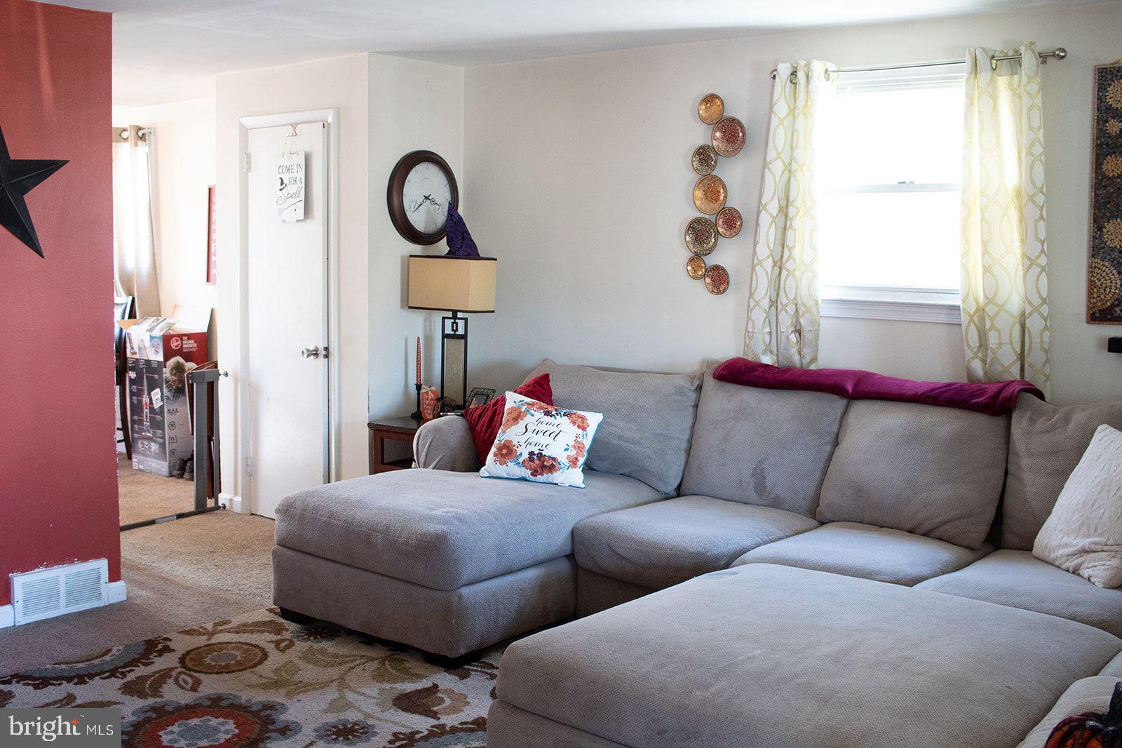 3472 Holyoke Road Philadelphia, PA 19114 - Photo 3 of 7 Gallery Image 3