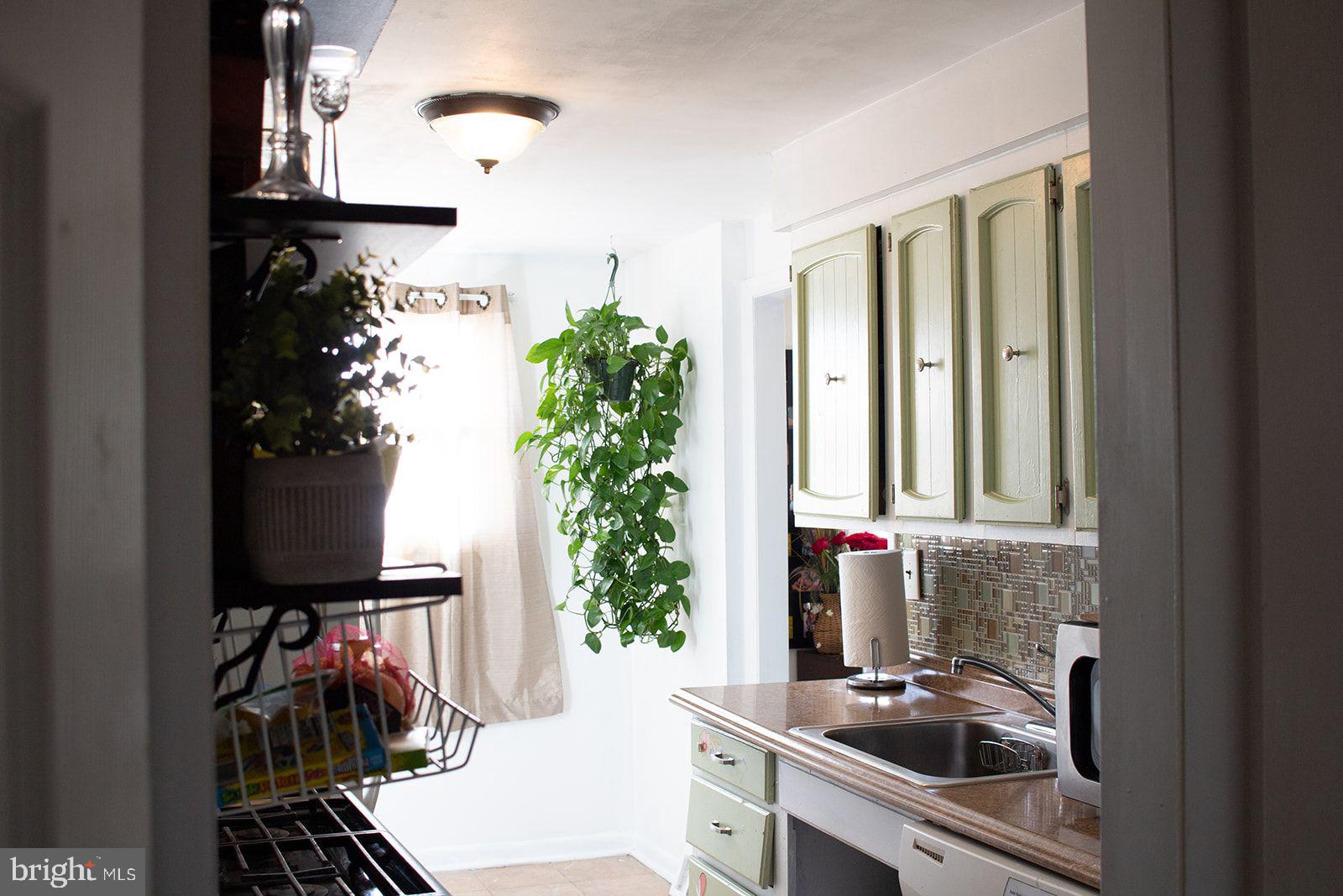 3472 Holyoke Road Philadelphia, PA 19114 - Photo 5 of 7 Gallery Image 5